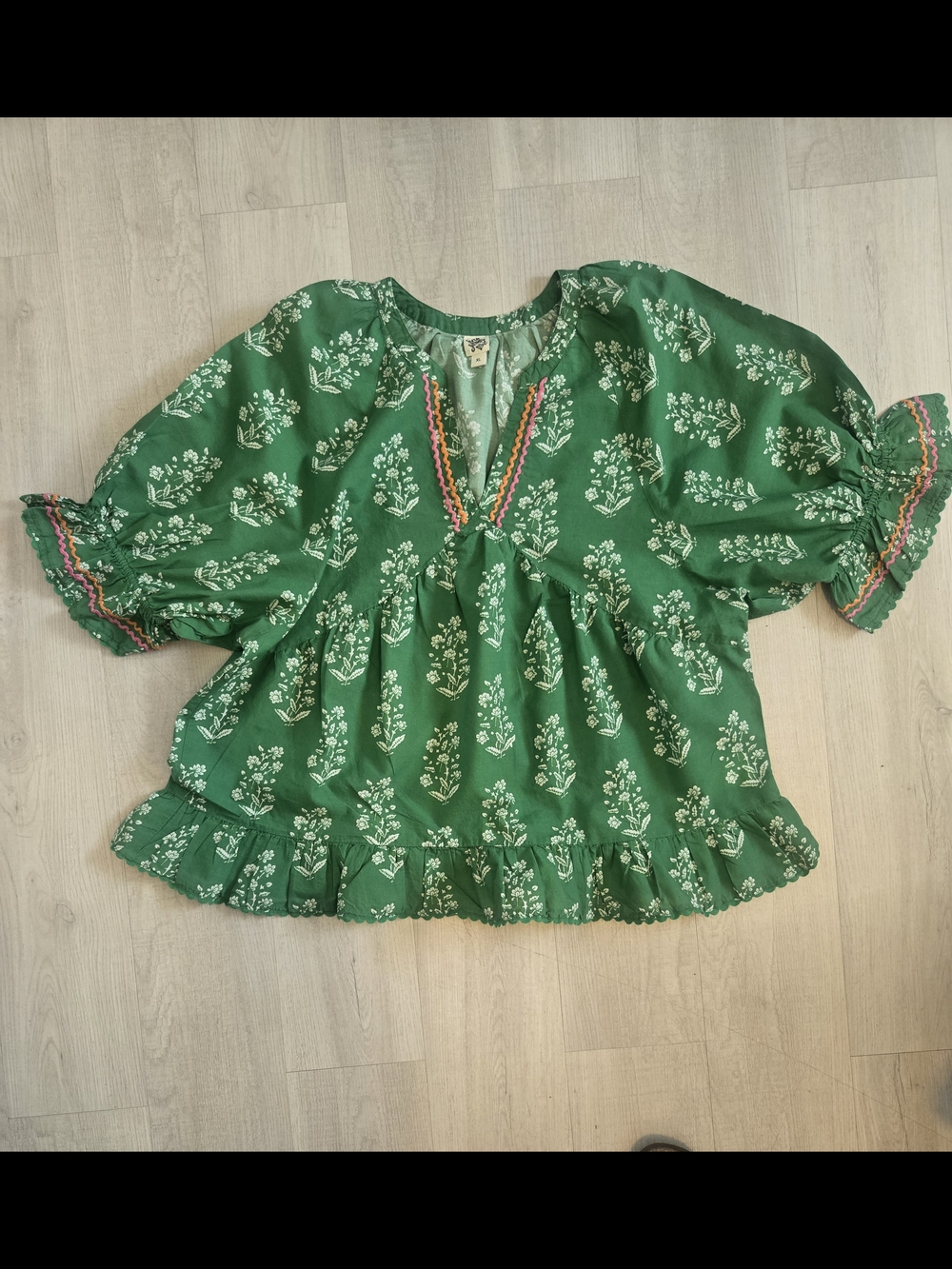 Ivy Jane Green Floral Puff-Sleeve Peasant Top with Embroidered Trim
